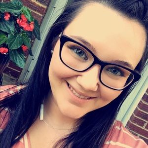 Meet your Posher, April